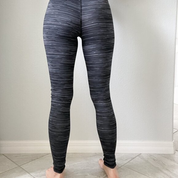 C9 Champion Duo Dry Black & Gray Graphic Leggings (XS) - Picture 3 of 6